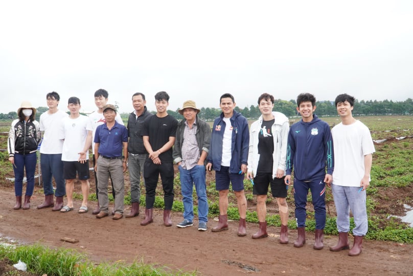 Bầu Đức, Kiatisuk và dàn hảo thủ HAGL làm điều bất ngờ tại Hàm Rồng